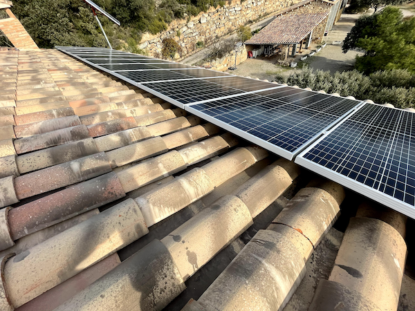 Cleaning solar panels